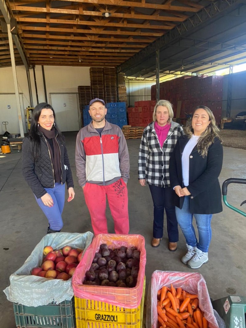 Parceria possibilitará o fornecimento mensal de frutas e verduras aos socioeducandos e familiares