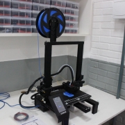 Impressora 3D em funcionamento
