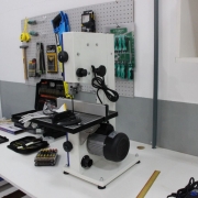 Equipamento da sala de robótica e manutenção
